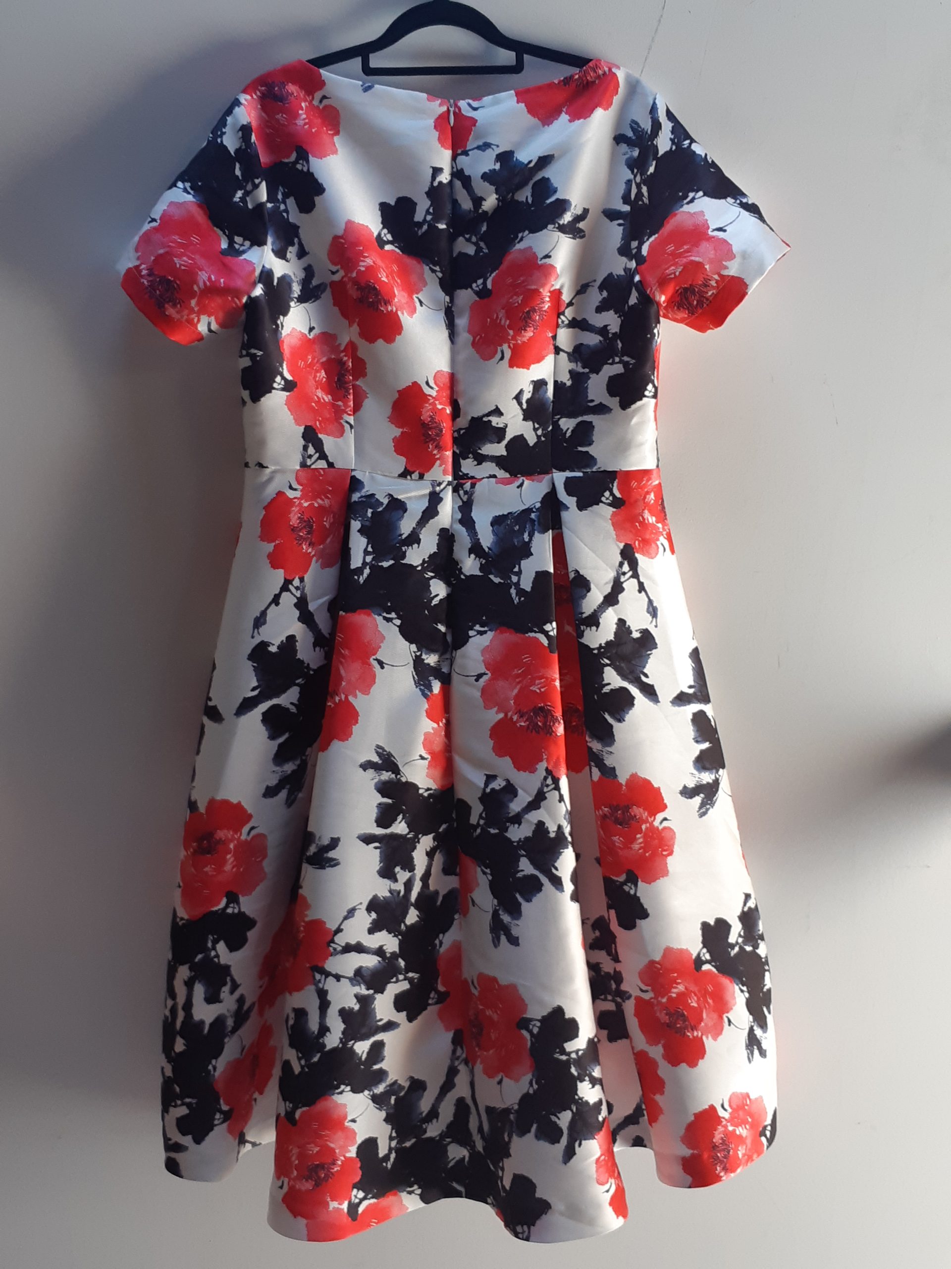 Floral fit and flare dress - Swapology